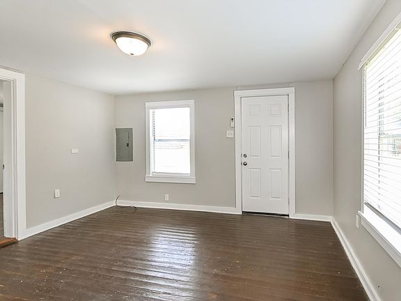 4th image of 124 W Davant Ave