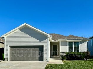 21805 Southcreek Rd, Peculiar, MO 64078