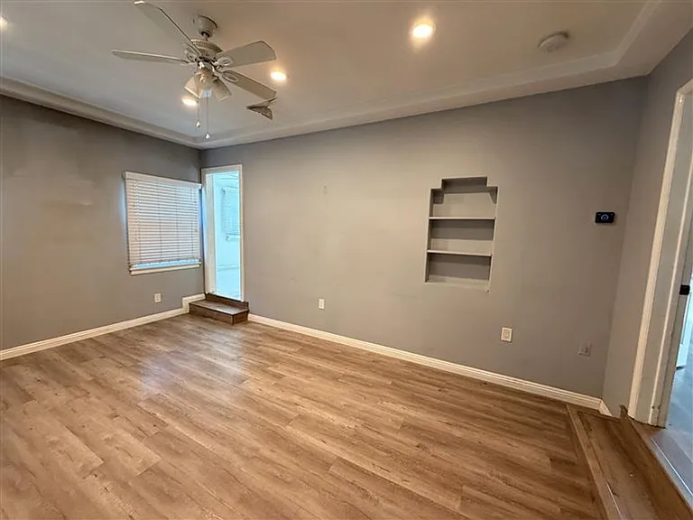 586 E Fairview Blvd — Photo 3