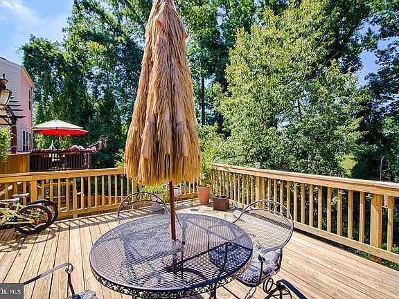 5th image of 2527 Black Oak Way