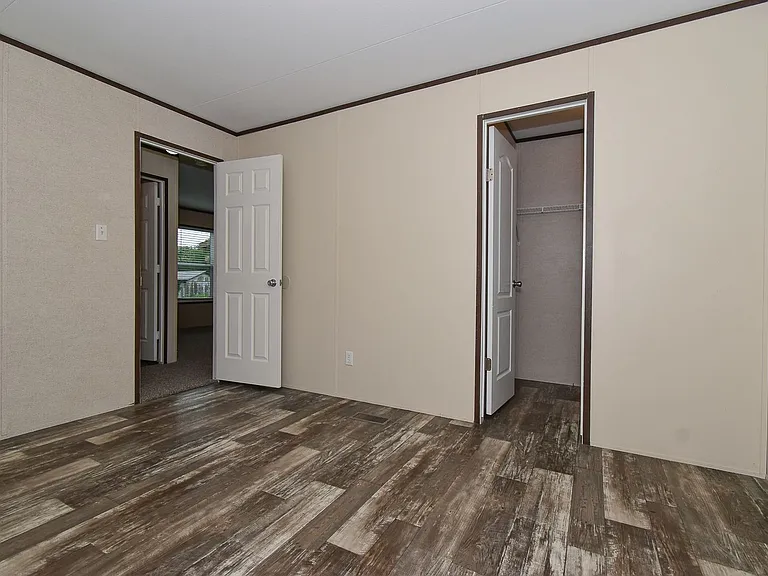 550 Quail Run Cir — Photo 13