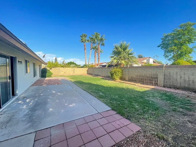 1660 W Natal Ave — Photo 16
