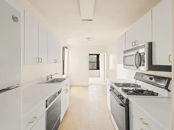 18-75 Corporal Kennedy Street image 6 of 27