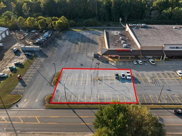 917 N Main Ave, Erwin, TN 37650