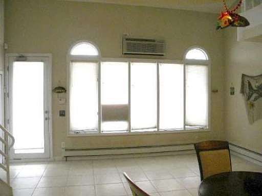 5th image of 37 Seabreeze Dr
