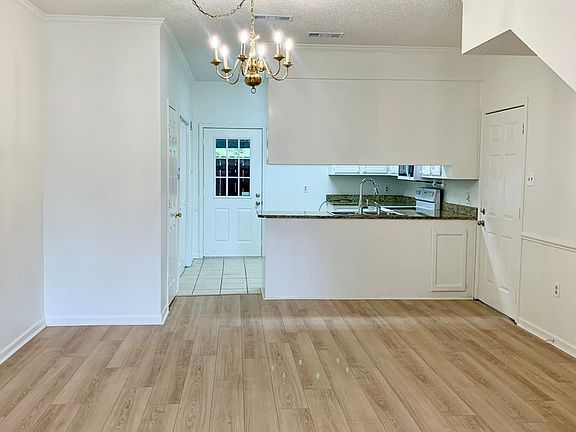 2nd image of 10926 Old Hammond Hwy APT 17