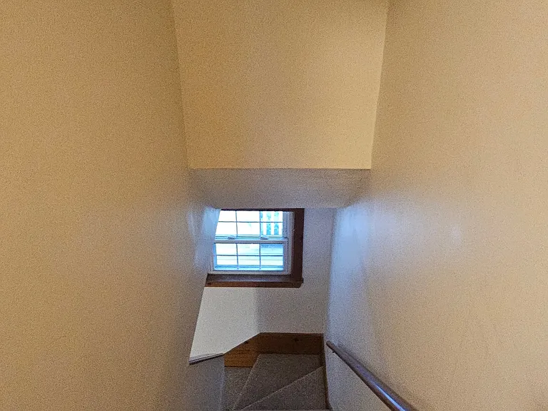 26 Woodland St — Photo 5