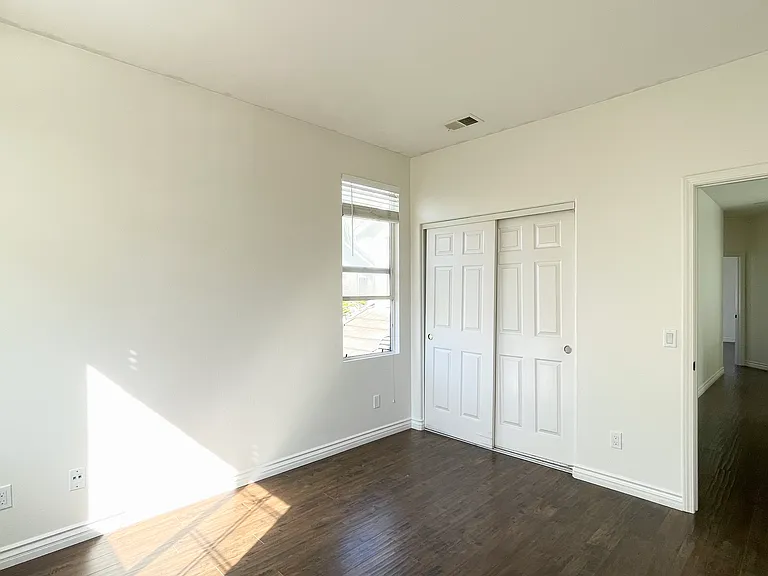 5218 Mariner Dr — Photo 47