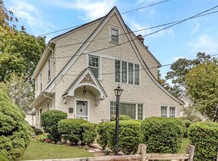 47 Ellard Ave, Great Neck, NY 11024
