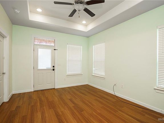 4th image of 24820 Katherine Dr