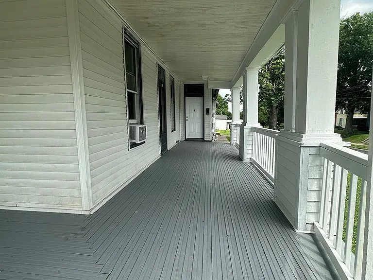 1141 Chestnut St — Photo 2