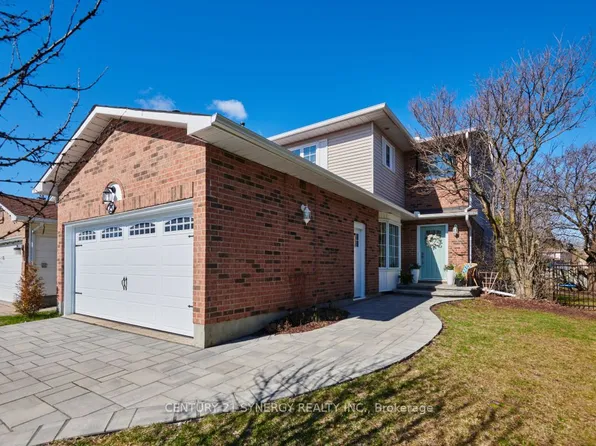 25 Waterton Cres, Ottawa, ON K2M 1Y8