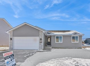 25088 Bluebird Cir, Adel, IA 50003