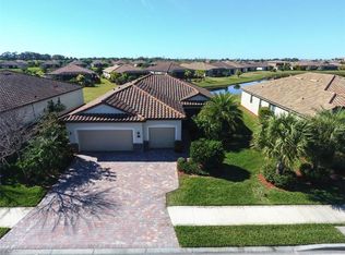 214 Whispering Palms Ln, Bradenton, FL 34212