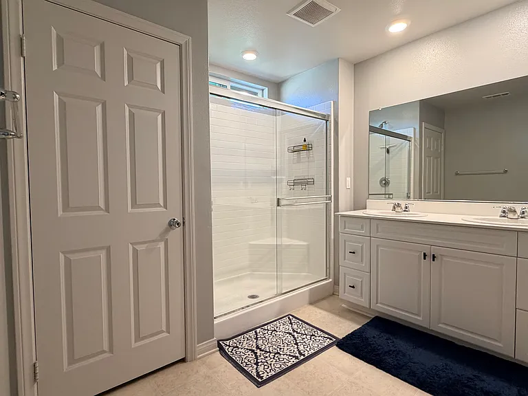 385 Eureka Dr — Photo 16