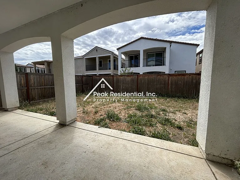 5725 Harveston Way — Photo 35