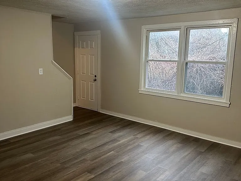 40-50 Lardner Ct — Photo 5