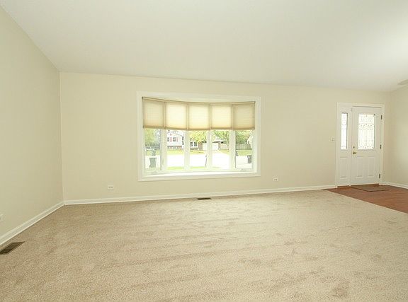 3rd image of 1072 Lafayette Dr