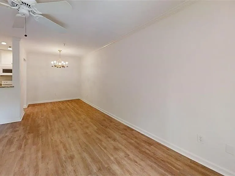300 Johnson Ferry Rd NE #A112 — Photo 32