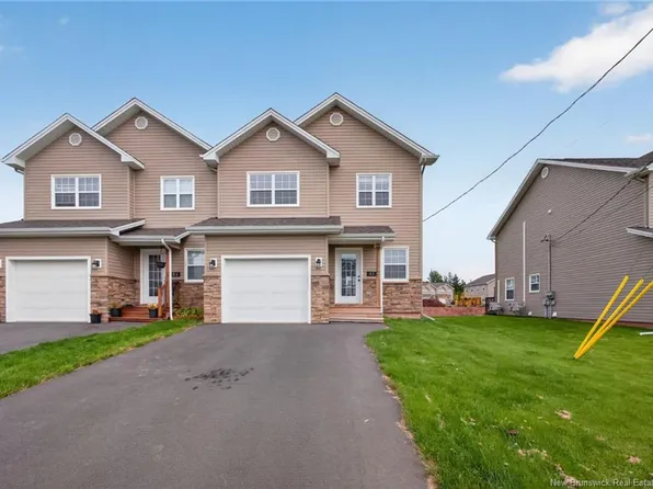 51 Loudun St, Dieppe, NB E1A 9X5