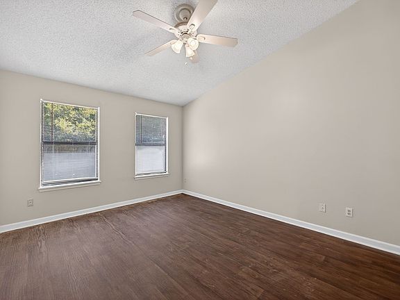 5th image of 13142 Annandale Dr S