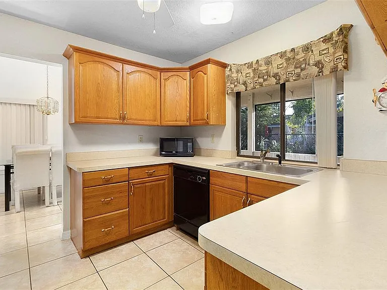712 E Flag Way — Photo 12