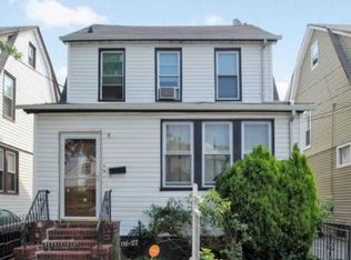 102 212 St, Queens Village, NY 11427