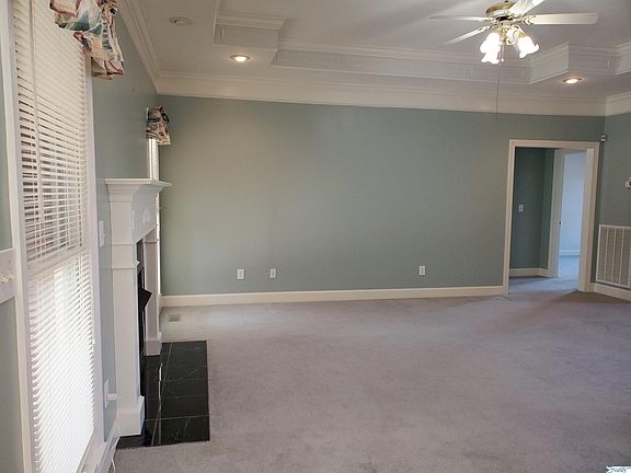 3rd image of 2804 Southhurst Dr SE