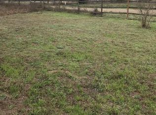 1107 E County Road 415, Lexington, TX 78947