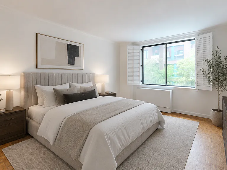 445 W 54th St #3D — Photo 3