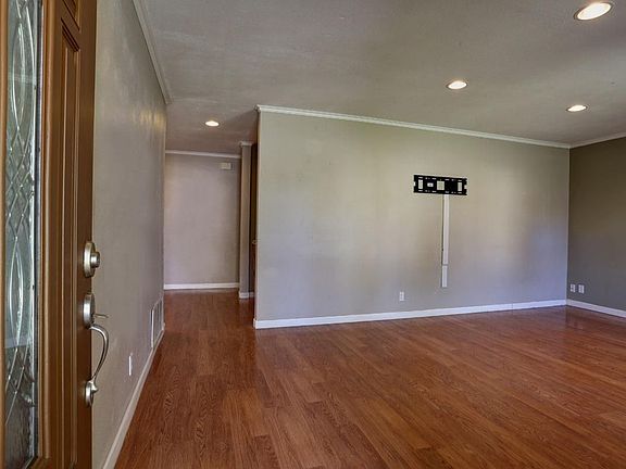 4th image of 7923 Summerplace Dr