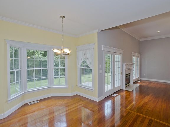 5th image of 15 Avalon Pl