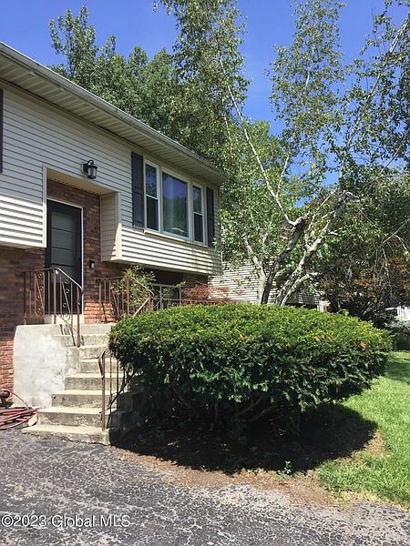 4th image of 31 Aspen Circle