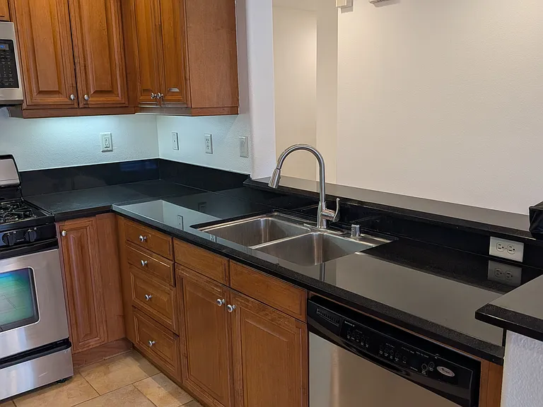19335 Laroda Ln — Photo 12