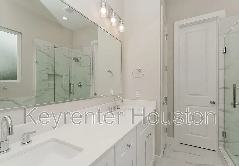 8318 Curry Rd — Photo 9