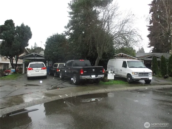 910 142nd Avenue SE, Bellevue, WA 98007