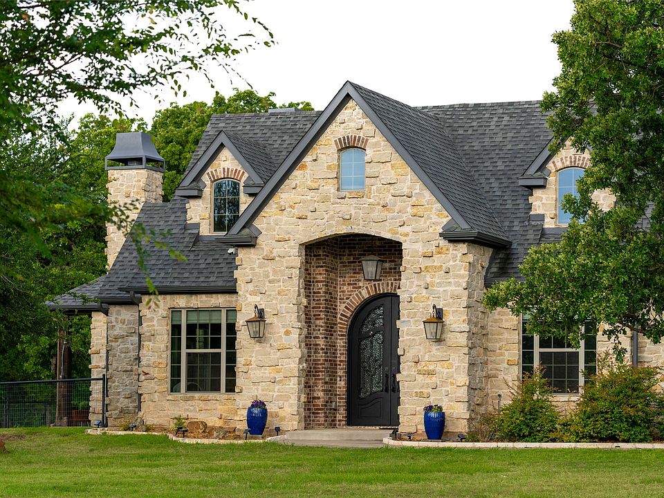 1st image of 99 Lake Dr