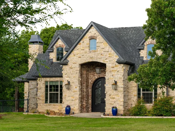 99 Lake Dr, Tioga, TX 76271