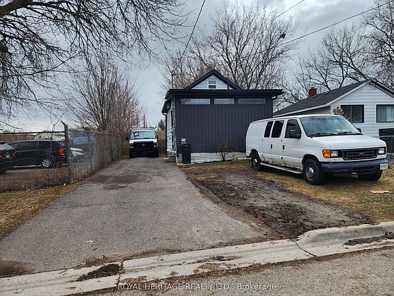 3rd image of 203 Valencia Rd