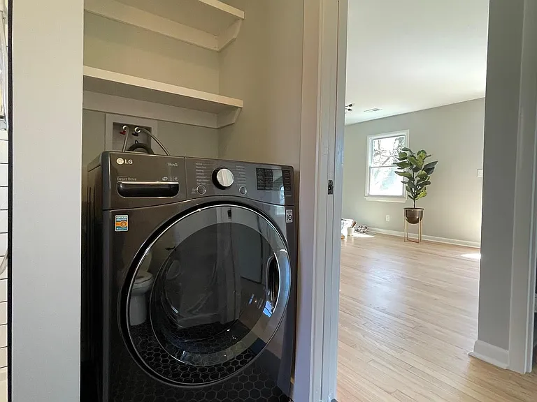 1025 Grove St #A — Photo 5