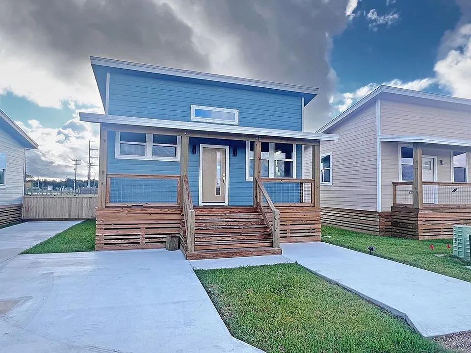 110 Landry Cir