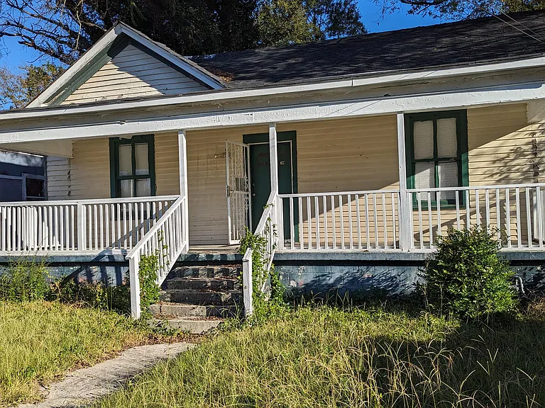 645 Rutherford Ave — Photo 1