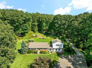 369 Leavenworth Rd, Shelton, CT 06484