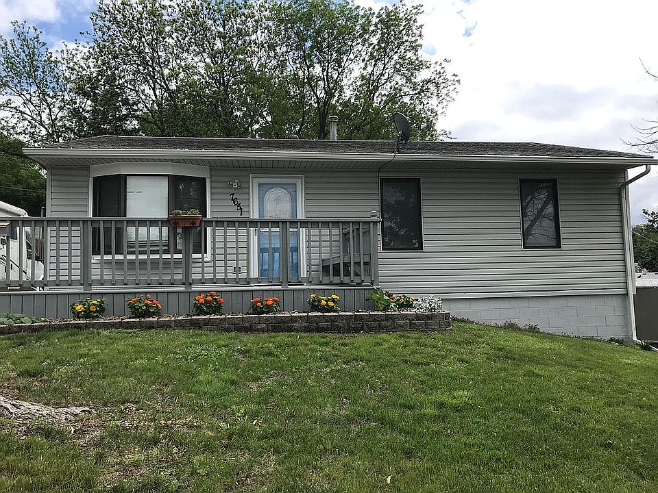 1st image of 7651 S 42nd St