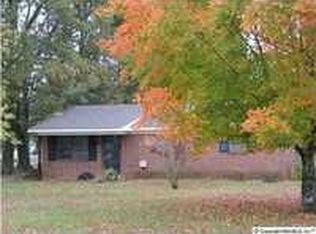 218 Dixon Rd, Hazel Green, AL 35750