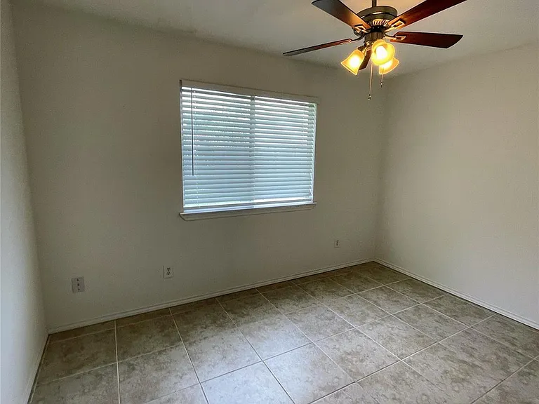 4010 Bealey Ln — Photo 17