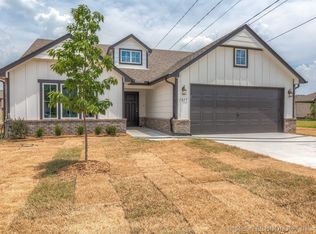 3817 S 12th Pl, Broken Arrow, OK 74011