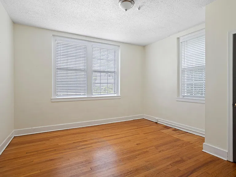 City View Apartments — Photo 11