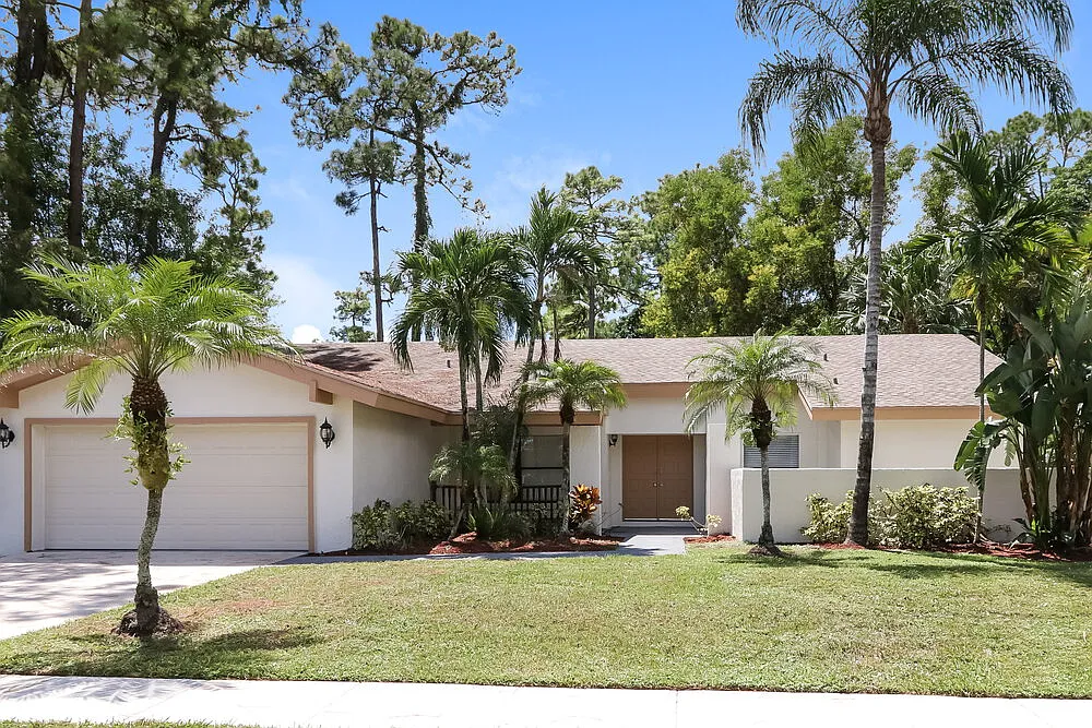 4 bed, 3.0 bath, 2347 sqft, $3,580 — Photo 1