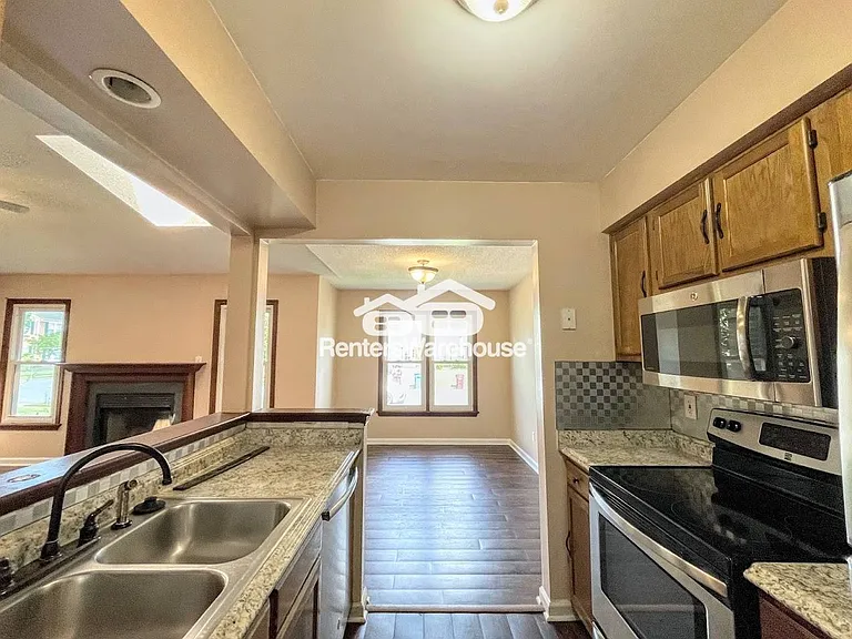 521 Brisa Dr — Photo 12